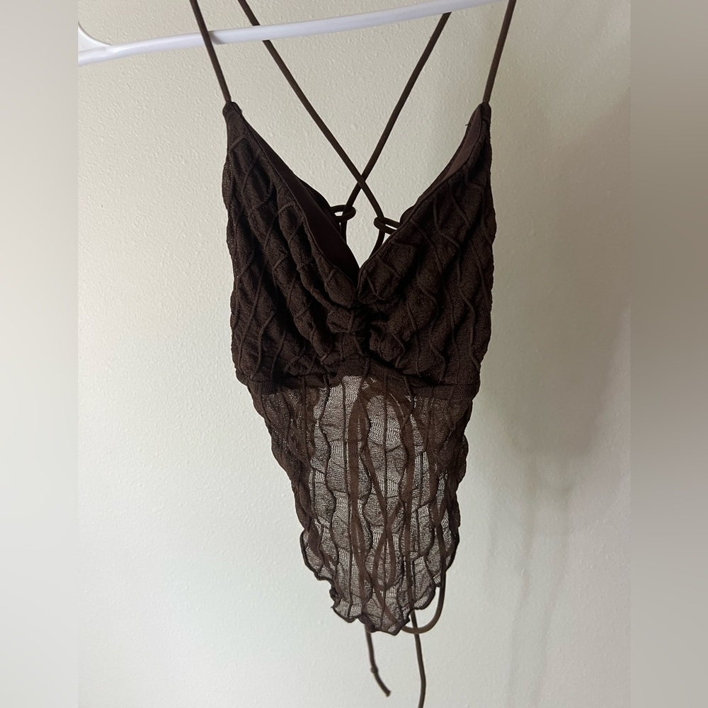brown tank top